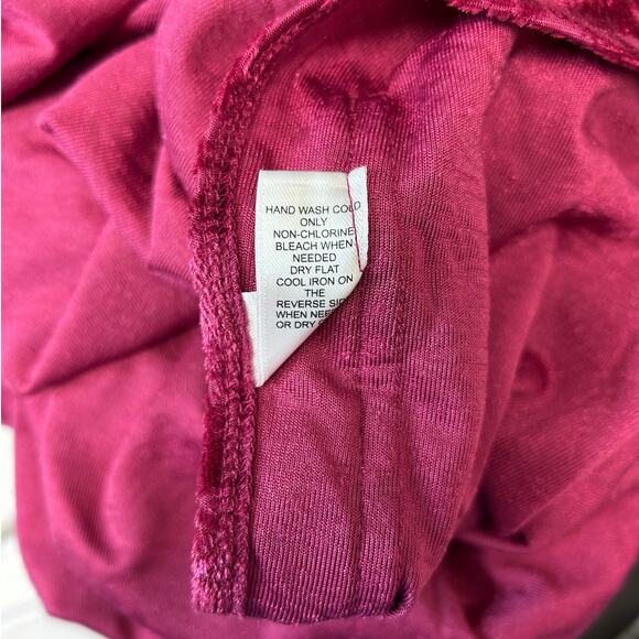 Cato Women’s Cranberry Velvet Blouse, Cranberry, size 22W/24W - Picture 9 of 11
